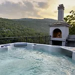 Vrkic With Hot Tub Дом отдыха *