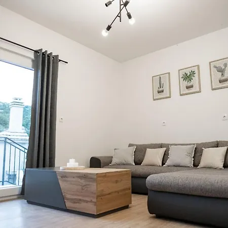 Holiday home Vrkic With Hot Tub Omis