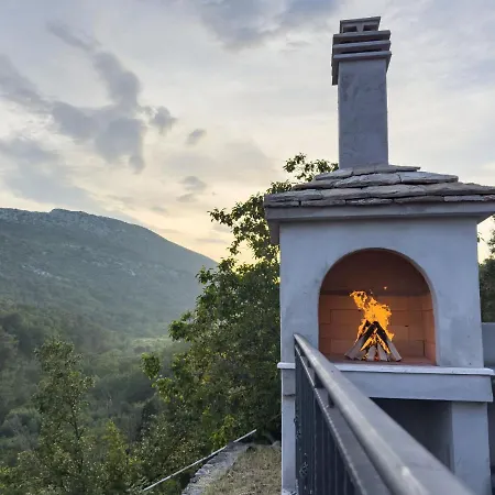 Vrkic With Hot Tub Omis